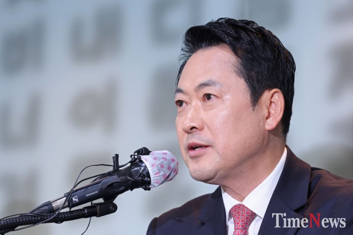 국민의힘 장동혁 대표, 외신기자 간담회