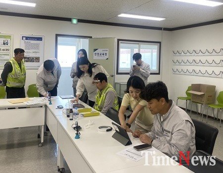 ▲광양시는 지난 15일 현대스틸산업 근로자를 대상으로 정신건강 증진과 직무 스트레스 관리를 위한 ‘마음쉼 치유 프로그램’을 운영하고 있다.(사진제공=광양시)