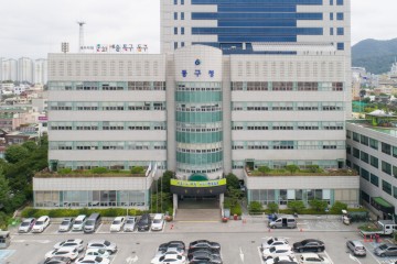노후된 가로·보안등 LED교체하는 광주시 동구