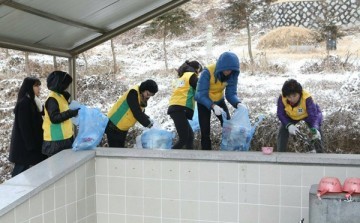 익산 신천지자원봉사단 70여 명 환경정화 활동