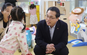 박희조 동구청장, 공동육아나눔터 점검…현장 의견 청취