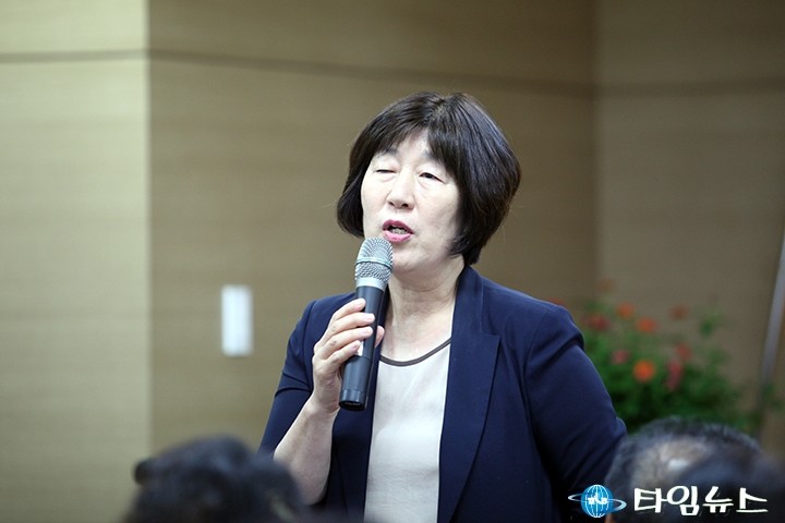 인사 말하는 하경옥 구의원