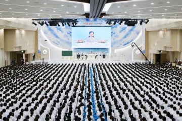 개신교 교인감소 고심하는데 … 발 디딜 틈 없는 주일예배 ‘대조’