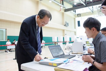 류순현 세종시장 권한대행, 사전투표소 점검