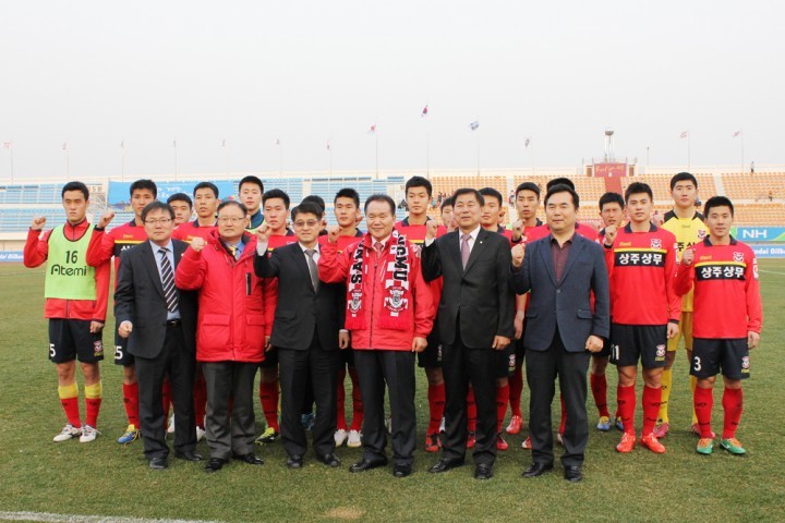 상주상무 홈 개막전, 강원FC에 3-1 역전승!