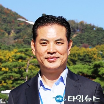 박영순 청와대 선임행정관, 민주당에서 인물로 1위!