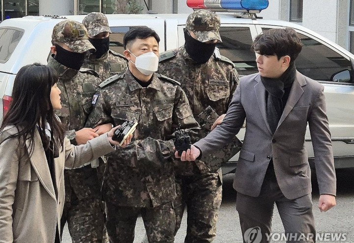 계엄령 관련 정보사령관 법원 영장심사 출석