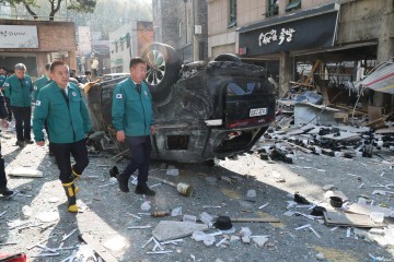 청주 봉명동 상가 가스 폭발... 김영환 지사, 현장 긴급 점검 및 수습 지휘