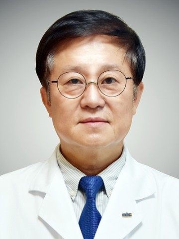 ‘세계적 백혈병 대가’ 김동욱 교수, 새해부터 대전을지대병원서 진료