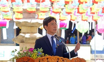 안희정 지사, “부처님의 깊은 뜻, 민주주의로 실천해야”
