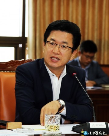 허태정 유성구청장이 가을에 추천하는 책은?