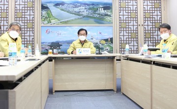 코로나19 2차 유행, 사회적 거리두기 2단계 격상