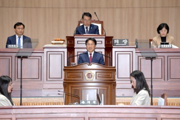 2024년 예산안 시정연설하는 강기정 광주시장