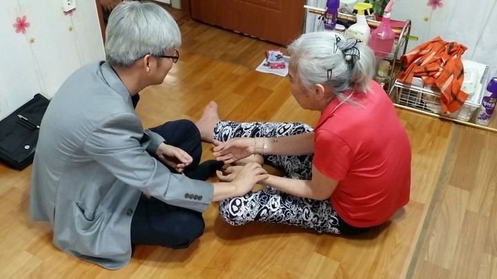 중앙동 홀몸노인 침술 의료봉사