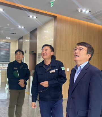 김의겸국회의원 가동중단 중인 ㈜천보비엘에스 군산공장 방문 