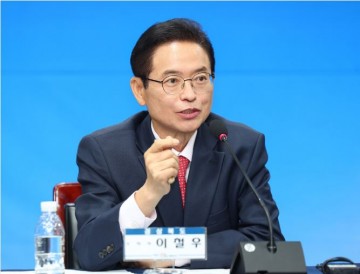 [시사 칼럼] '3선 도전' 이철우 경북지사의 그림자와 숙제.... 건강, 언론 특혜, 그리고 도민의 선택