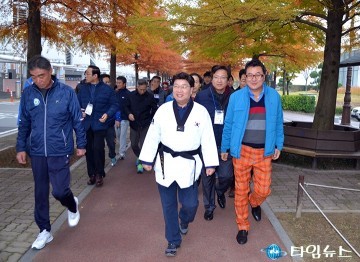 권선택 대전시장, ‘짙어가는 가을’ 시민과 즐기다!