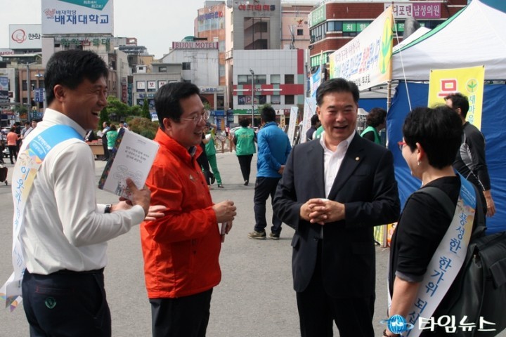 더도 말고 덜도 말고 한가위만 같아라!