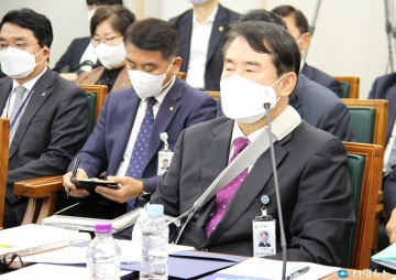 [2022년 국감] 국회 교육위원회 국정감사에 참석한 이정선 광주시교육감  