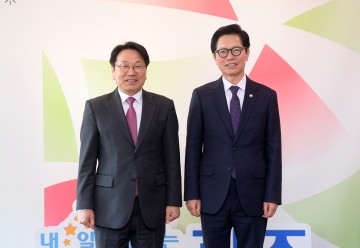 강기정 시장, 황정근 국회도서관장 접견…국회도서관 분관 건립 논의