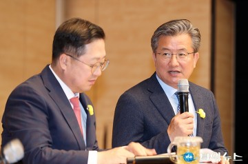 ‘이장우 대전시장과의 대화’에서 건의하는 정용래 유성구청장