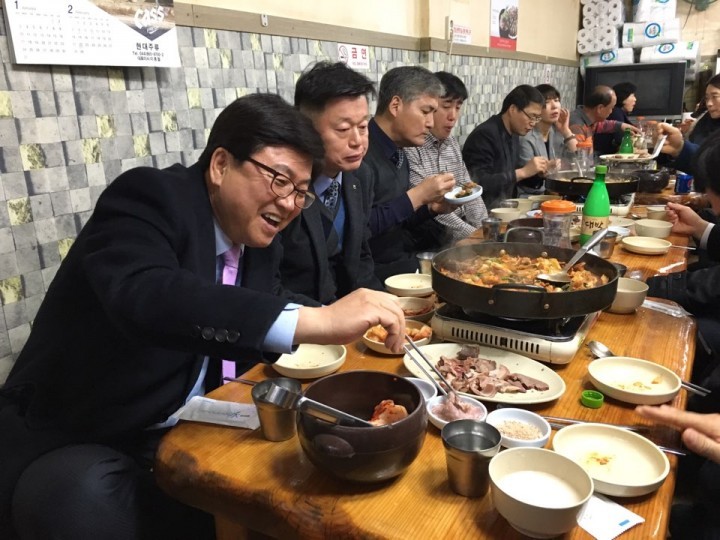 최교진 세종시교육감, 침체된 전통시장 활성화에 솔선