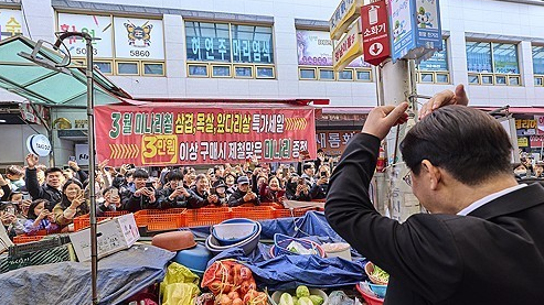 이재명 대통령 창원 반송시장 방문… “3·15 정신 잇는 민생 행보”