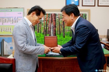 울진군, 저소득 취약계층 지원 우수 감사패 수여