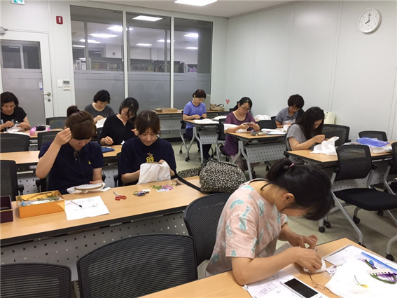 군산시 늘푸른도서관 2017 3차 야간문화강좌 수강생 모집 