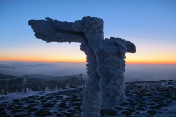 단양 소백산 ‘눈꽃 장관'…겨울등산객 발길 재촉