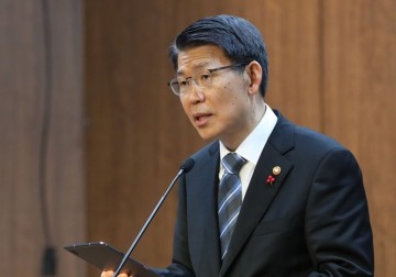 감사원 "은성수, 아들 병역기피 고발되자 병무청에 취하 종용해 관철"
