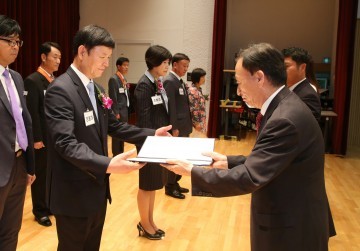 대전시교육청, 퇴직교원 124명에게 정부포상 전수