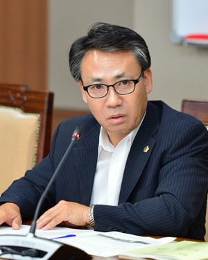 충남도의회 홍재표 의원, “충남신보 수십억 적자 운영에도 성과급 잔치”