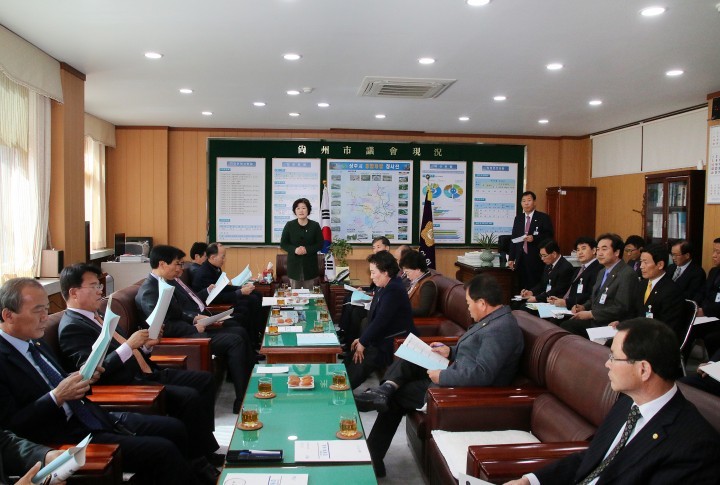상주시의회, 집행부와 시정현안에 대한 간담회 개최