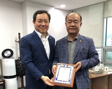 이형석 의원, 5.18 민중항쟁 구속자 동지회로부터 감사패 