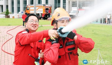 이장우 대전시장, 산불관제차·진화차 투입…“더 빠르고 정확하게 진화하겠다”
