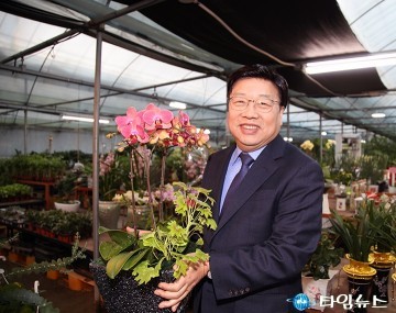 권선택 대전시장, 꽃을 항상 곁에 둡시다!