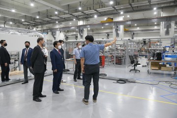 최민호 세종시장, 중이온가속기 연구소 방문