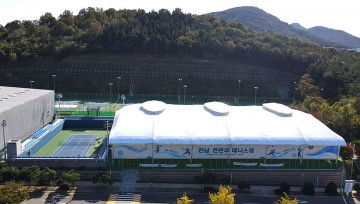 진남 전천후 테니스장 준공…생활체육 저변확대 