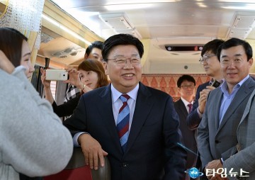 권선택 대전시장, ‘Good-Job 버스’에서 학생들과 대화!
