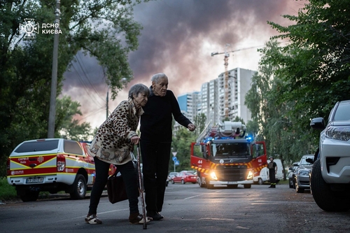 러시아 우크라이나 미사일 공격 550발... 젤렌스키 '트럼프 지원해야'