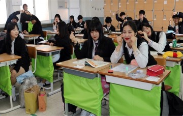 충남교육청, 학생 책상앞가리개 설치 완료!
