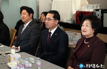 ‘동구청년 내일로’ 개소식에 참석한 박철용·박희조·오관영