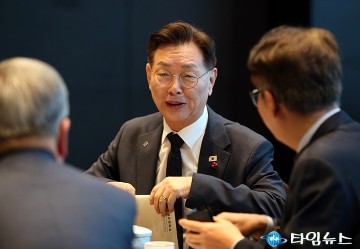 대전경제포럼 찾은 김제선 중구청장