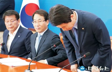 초유의 법무장관 자택 압수수색으로...민주당내“조국 당장 그만뒀으면"