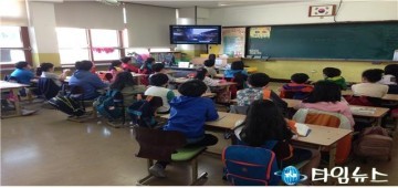 눈으로 보니 소방차 길 터주기의 중요성을 알게 되었습니다.
