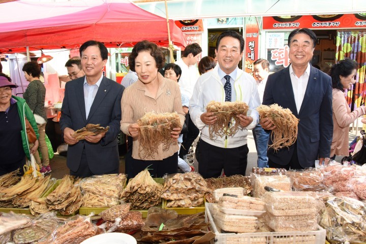 전통시장에서 제수용품 준비하세요~