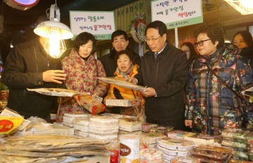 한현택 동구청장, 설 명절 장보기 전통시장이 좋아요!