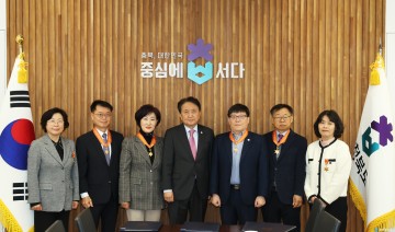 충북도, 2025년 하반기 퇴직공무원 정부포상 전수
