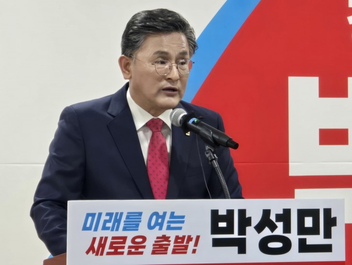 박성만 도의장, ‘골프 허브’ 카드로 영주시장 판 흔드나… 35년 정치 경륜의 승부수